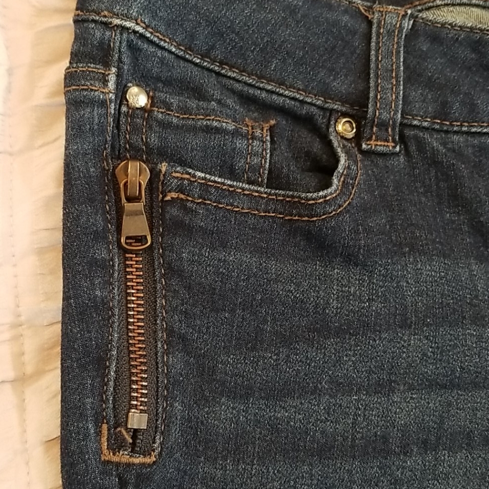 NY & Company Dark Wash Denim Capris - Picture 2 of 5